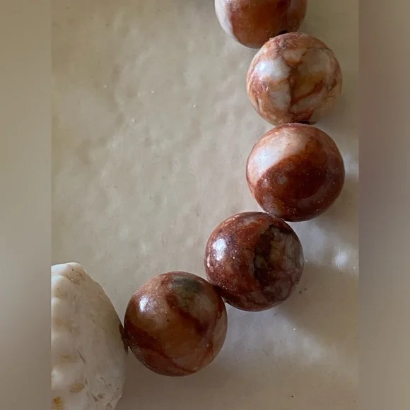 Shell & Jasper Bracelet - Picture 9 of 9